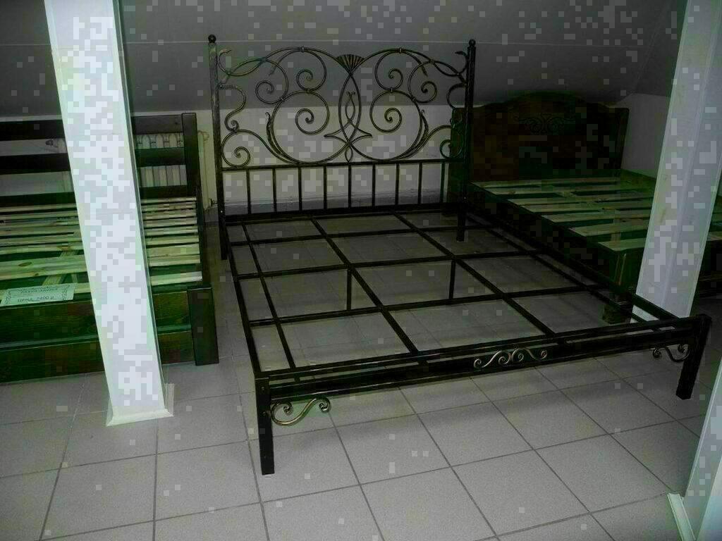 Кровать