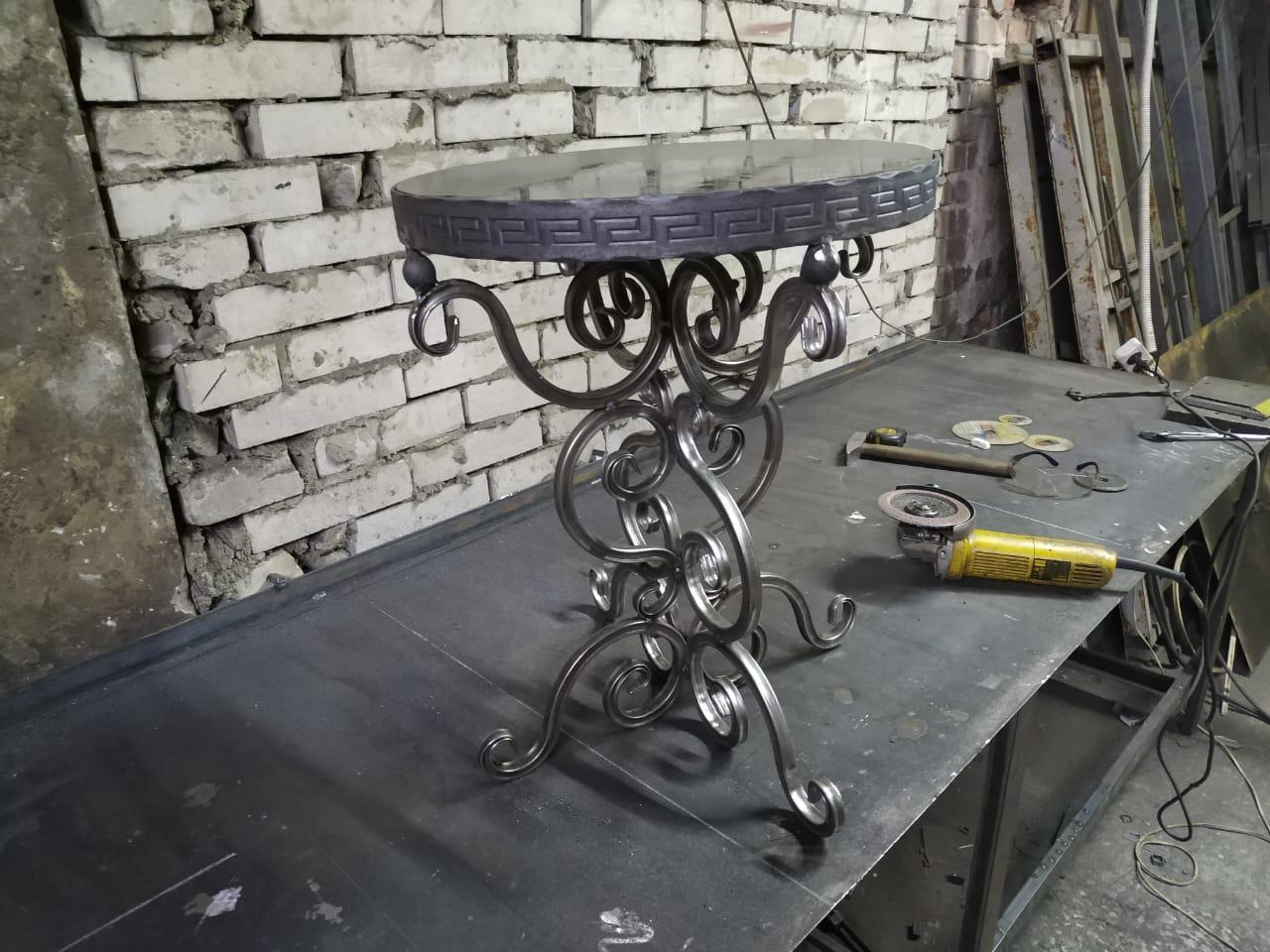 Столик