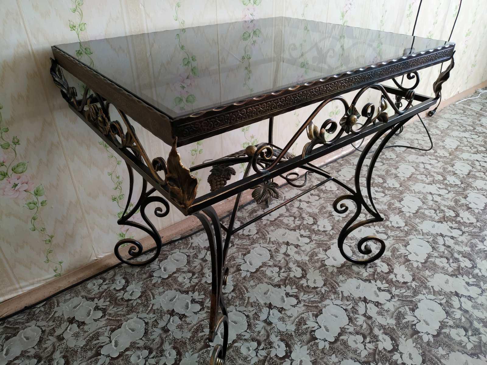 Стол